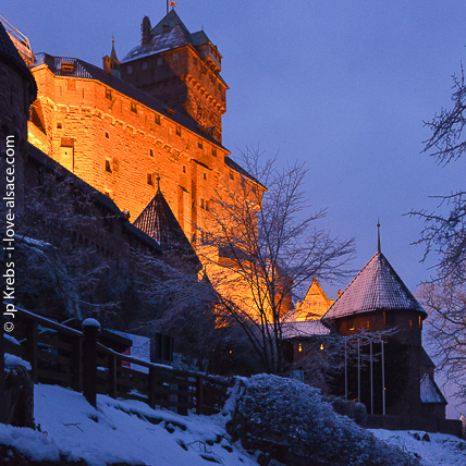 Die Burg Haut-Koenigsbourg - Hoh-Koenigsburg - ist das ganze Jahr geffnet